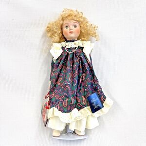 Christmas Shopper Porcelain Doll 1990 House Of Lloyd Around The World